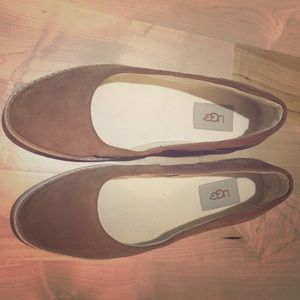 Ugg Sneaker/Flats